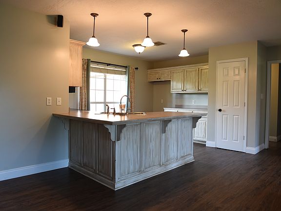3rd image of 1471 Sawnee Dr