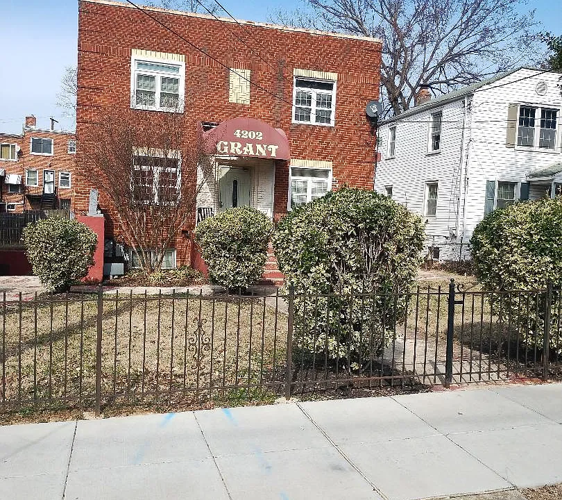 4202 Grant St NE #302