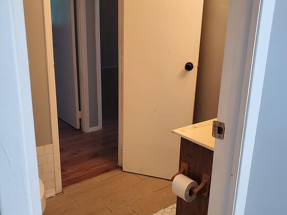 2nd image of 1109 Whitewater Pl