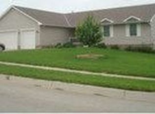 504 S 16th St, Fort Calhoun, NE 68023