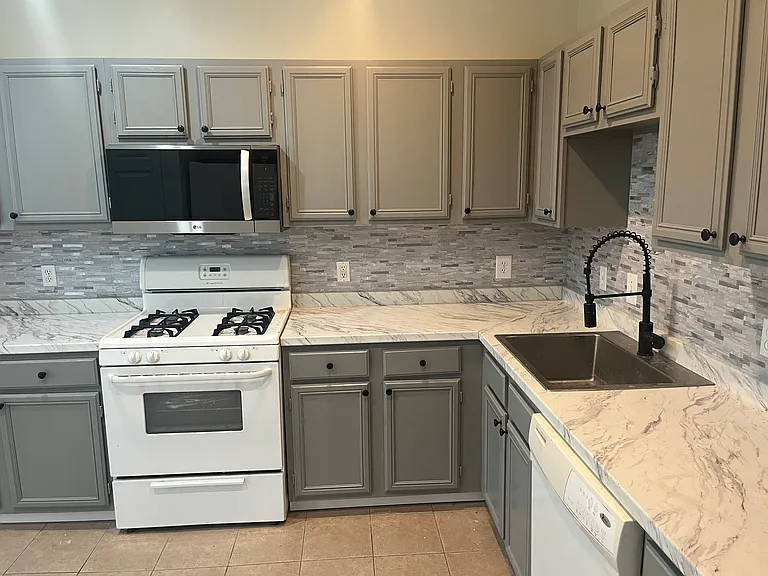 20417 Riverbend Sq #200 — Photo 14