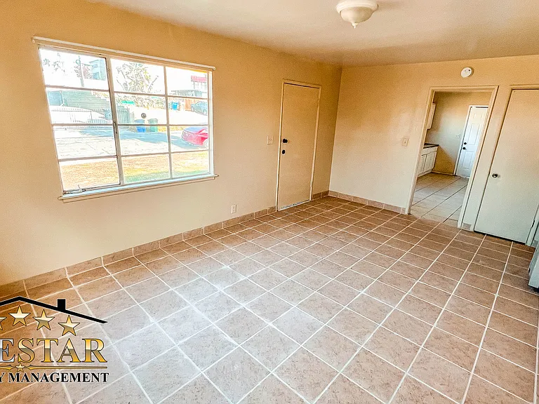 2105 Del Amo Way — Photo 3