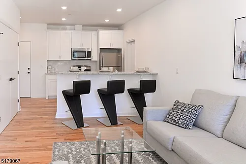 610 Mill St #333 Photo 1
