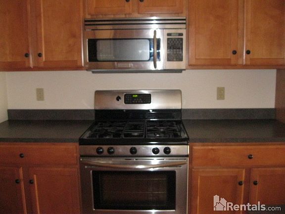 3rd image of 2219 E Reservoir Blvd
