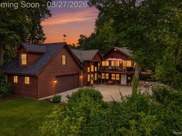 9317 Lovejoy Rd, Linden, MI 48451