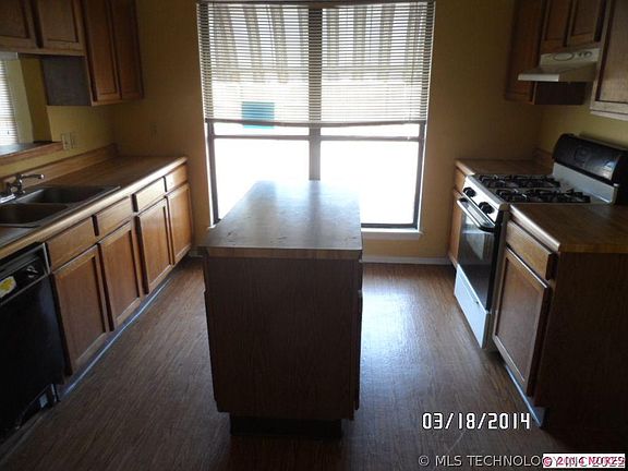 3rd image of 2706 S 122nd East Ave