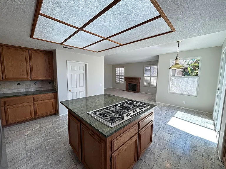 8132 E Hillsdale Dr — Photo 10