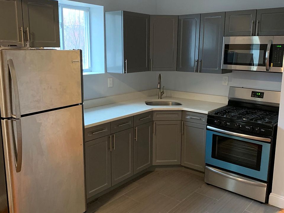 1st image of 3152 Seymour Ave #2