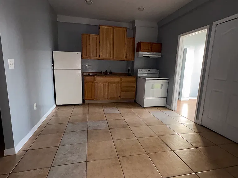 1016 W Lanvale St #3 — Photo 1
