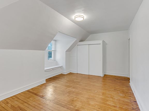 5th image of 6501 Lincoln Dr #221D