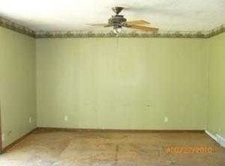 2908 Karnes Rd, Saint Joseph, MO 64506