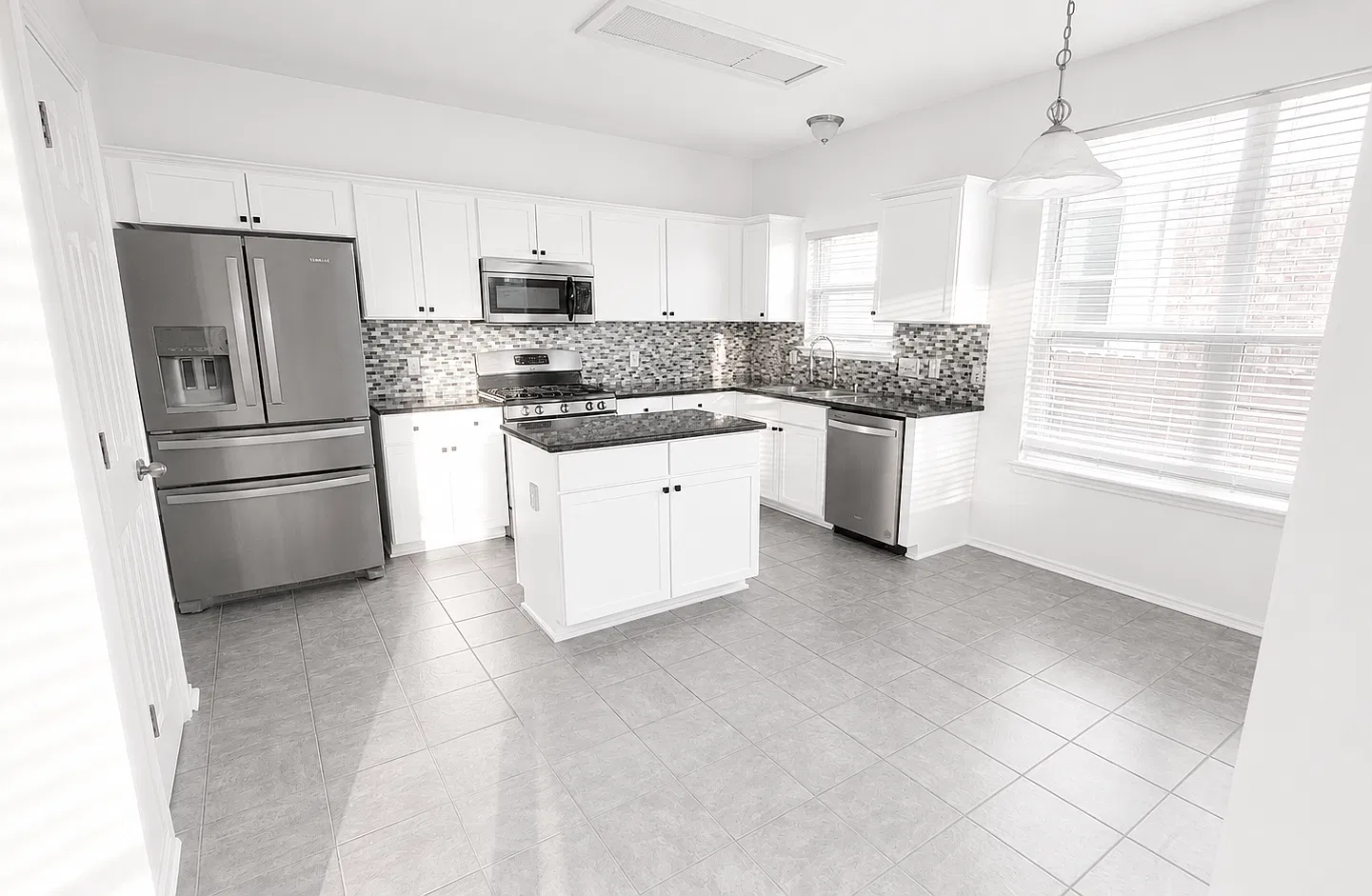 3 bed, 2.5 bath, 2120 sqft, $2,700 — Photo 4