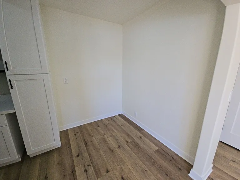 516 G St — Photo 19