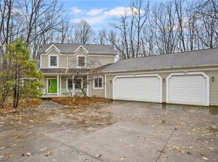 2577 Pine Lake Trl, Uniontown, OH 44685
