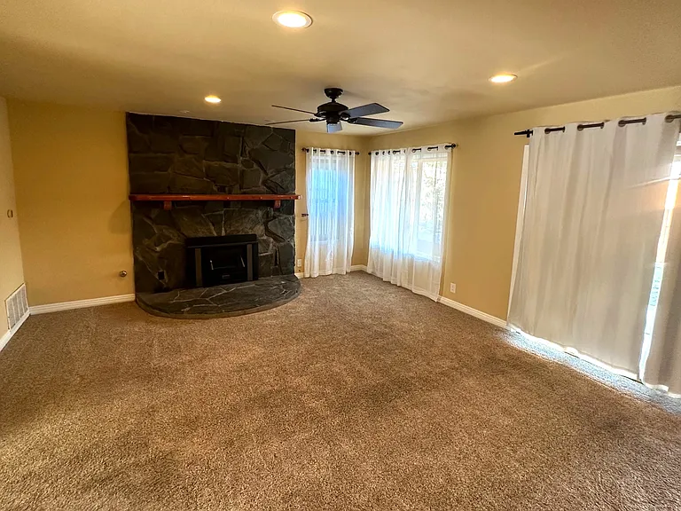 2282 Fawn Ave — Photo 9