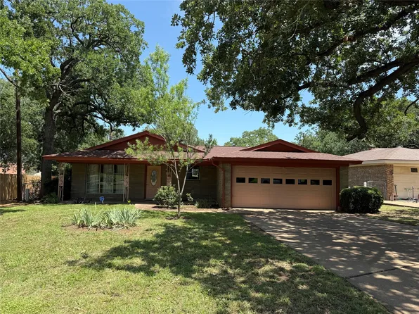 2905 SE 6th St, Mineral Wells, TX 76067