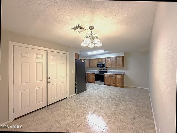 5th image of 2713 E JUNIPER Avenue