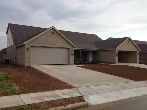 1002 Oak Crossing Dr #1002, Centerton, AR 72719