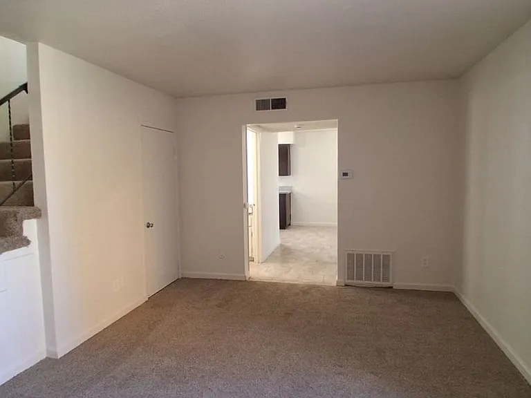 1505 E. Yale Ave. — Photo 12