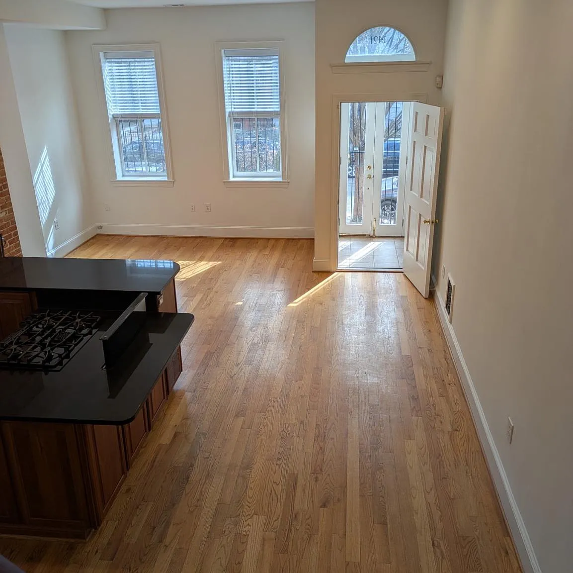 2 bed, 2.5 bath, 2078 sqft, $6,000 — Photo 4
