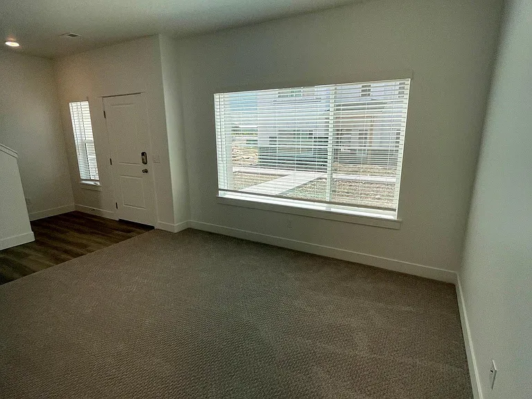 1122 N 1920 W — Photo 11