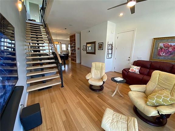 4th image of 412 S West Ave
