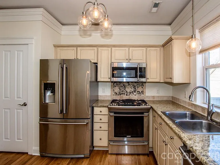 8147 Townley Rd — Photo 10