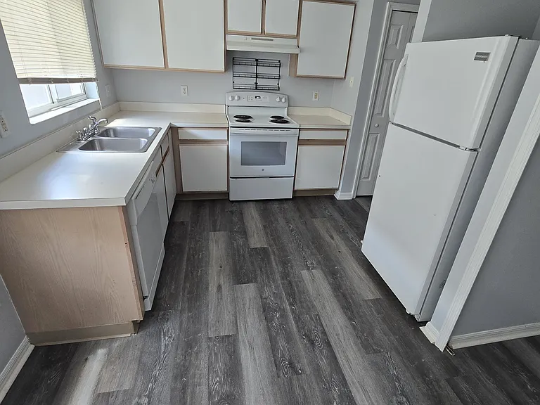 3126 Pine Top Dr — Photo 6