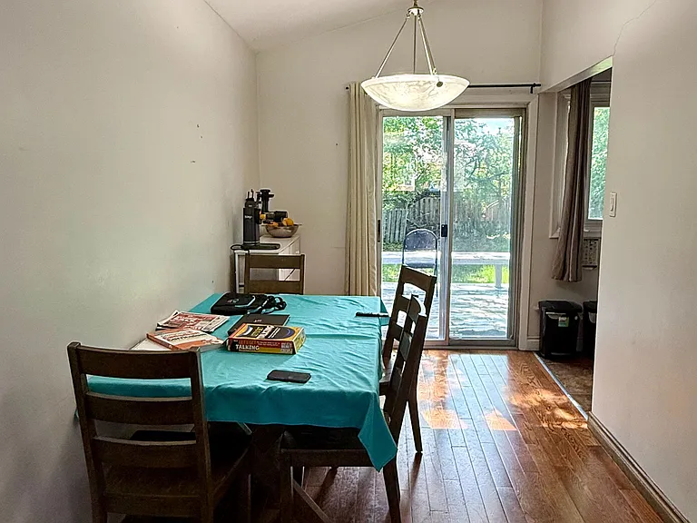 6 Mid Pines Rd #UPPER — Photo 4