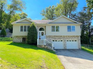 322 Pine Hollow Rd, Trafford, PA 15085