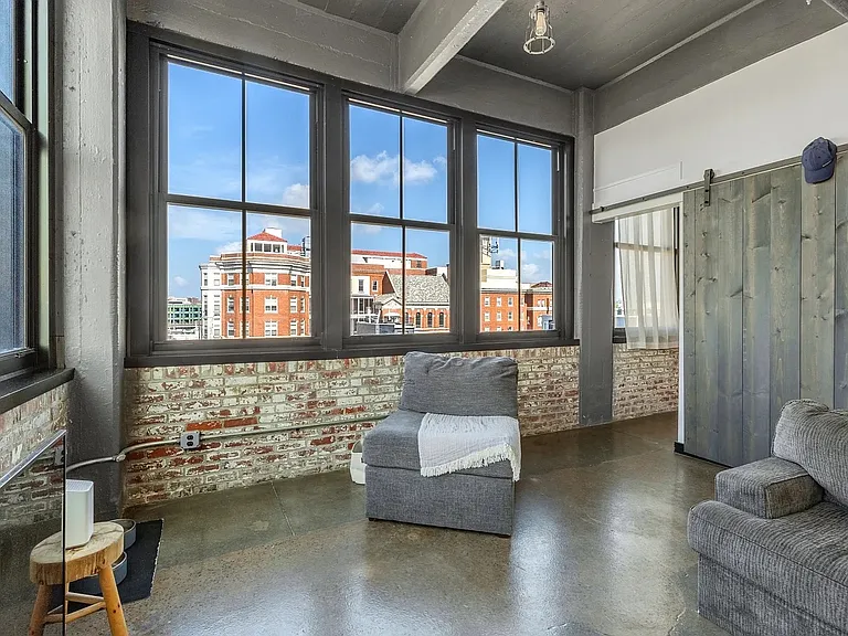 Reach Lofts — Photo 26