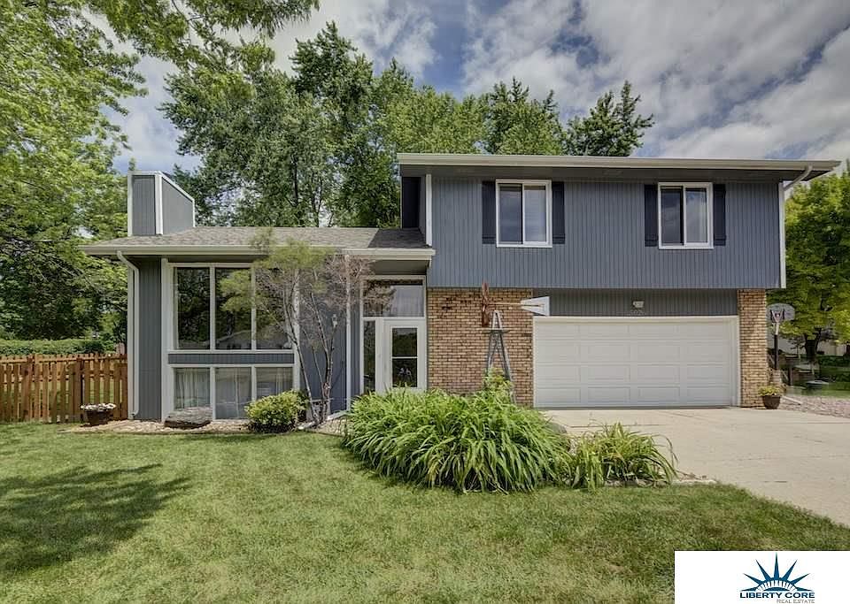 1st image of 15026 Chicago Cir