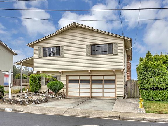 3rd image of 1431 Crespi Dr