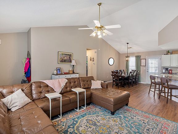 5th image of 3338 Centerville Rd