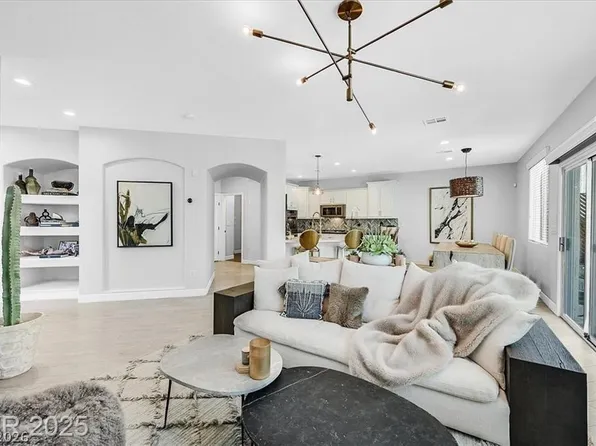 271 Spectacular St, Henderson, NV 89052