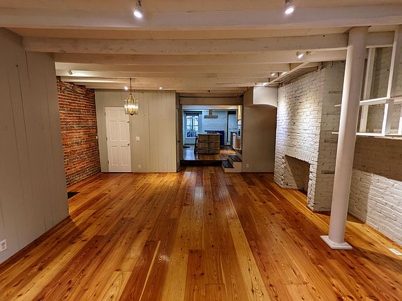 5th image of 227 Monroe St