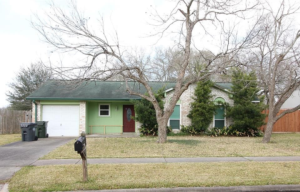 1st image of 13442 Greenway Dr