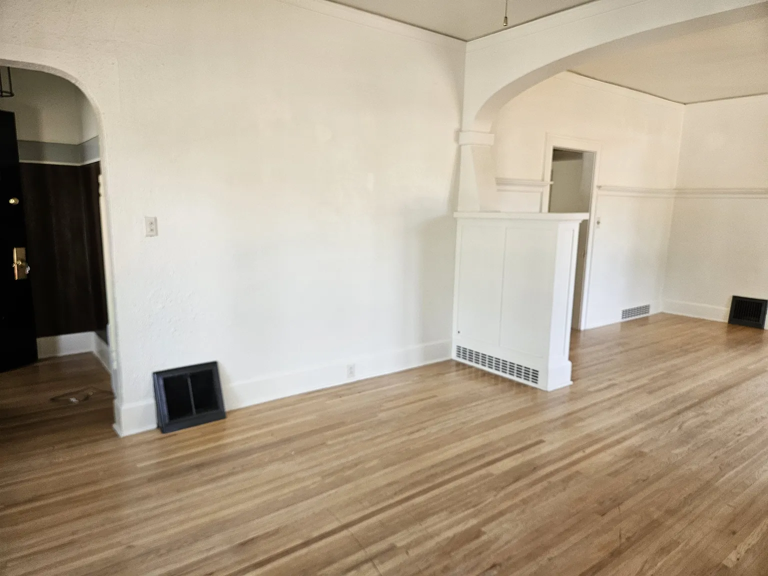 4 bed, 2100 sqft, $2,100 — Photo 3