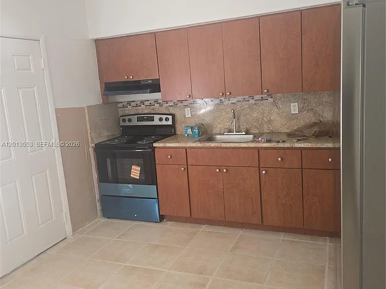 210 NW 69th St #212 — Photo 4