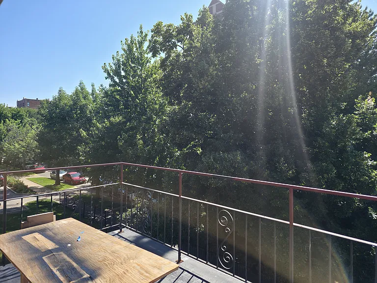 Front walkout terrace overlooking the tree-top views!