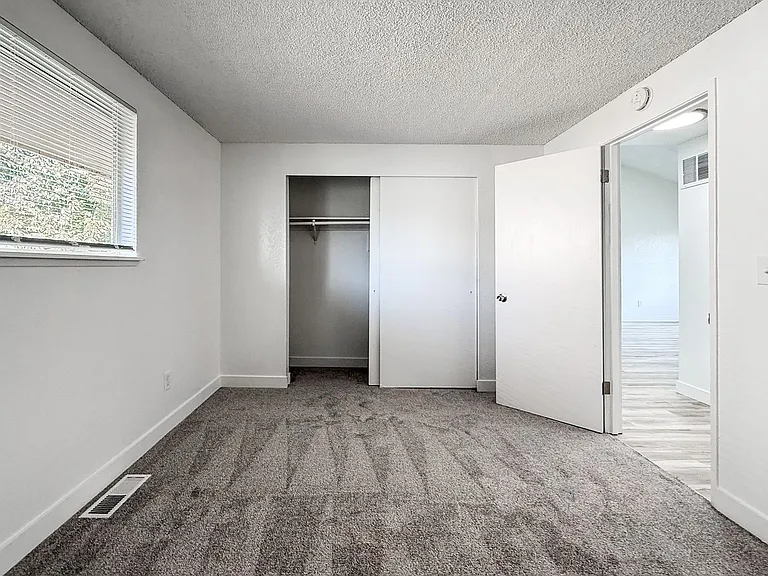 Tahoma Park Apartments — Photo 30