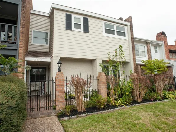 2458 Country Club Dr, Pearland, TX 77581