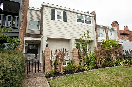 2458 Country Club Dr Photo 1