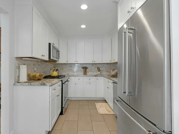 1 Columbus Place image 5 of 18