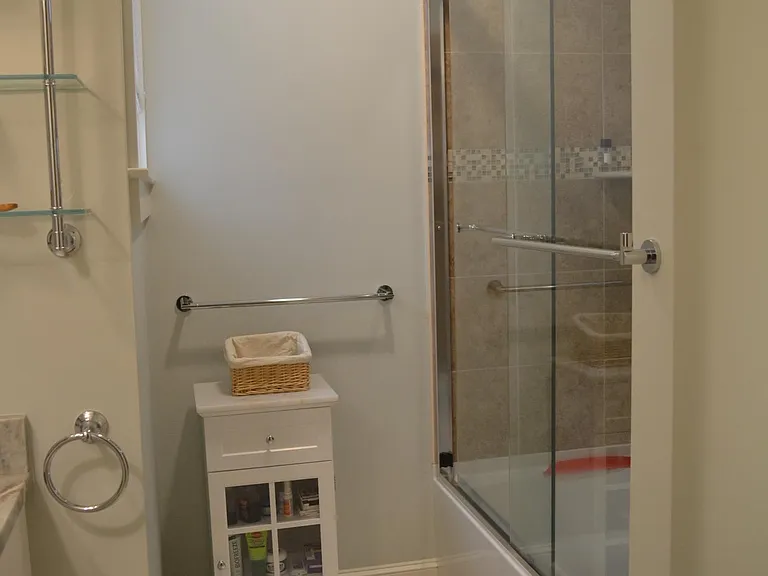 428 Pleasant St #1 — Photo 8