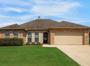 103 Still Waters Rd, Broussard, LA 70518