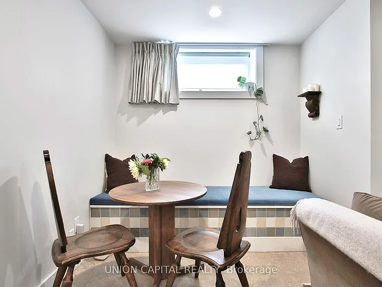 278 Lisgar St #C — Photo 8