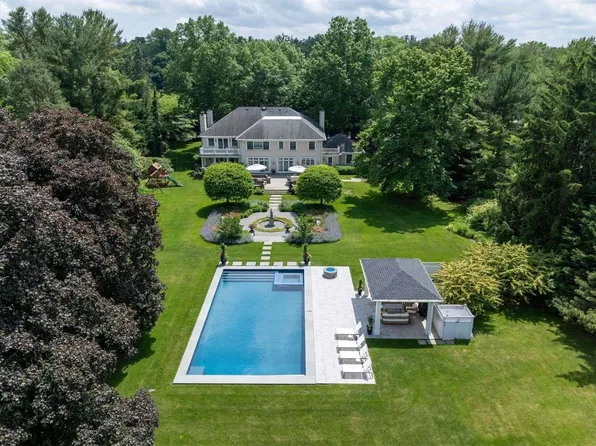 12 Locust Lane, Upper Brookville, NY 11545