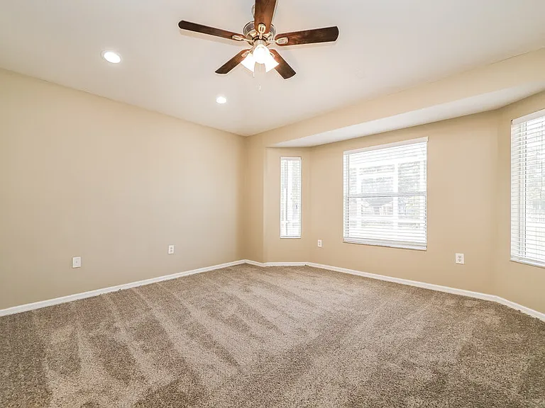 12704 Evington Point Dr — Photo 8