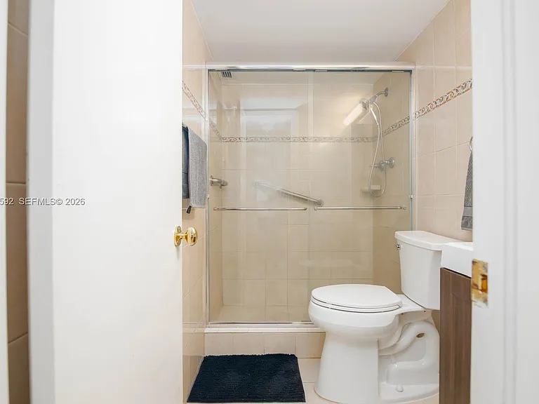 5555 Collins Ave #14U — Photo 35